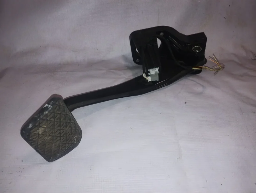 4 Pedal De Freno Mercedes-benz Cla A Gla Clase B A2462900501