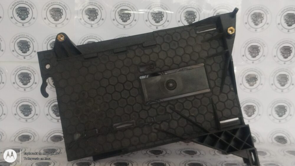Mercedes-benz Cla 200 2014 Base Soporte Bcm A2465452540