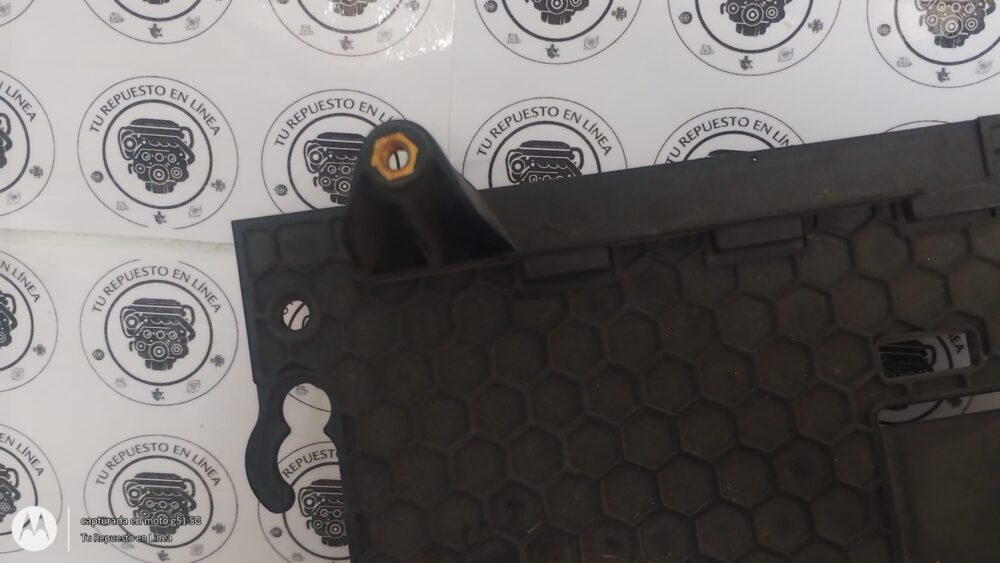 Mercedes-benz Cla 200 2014 Base Soporte Bcm A2465452540