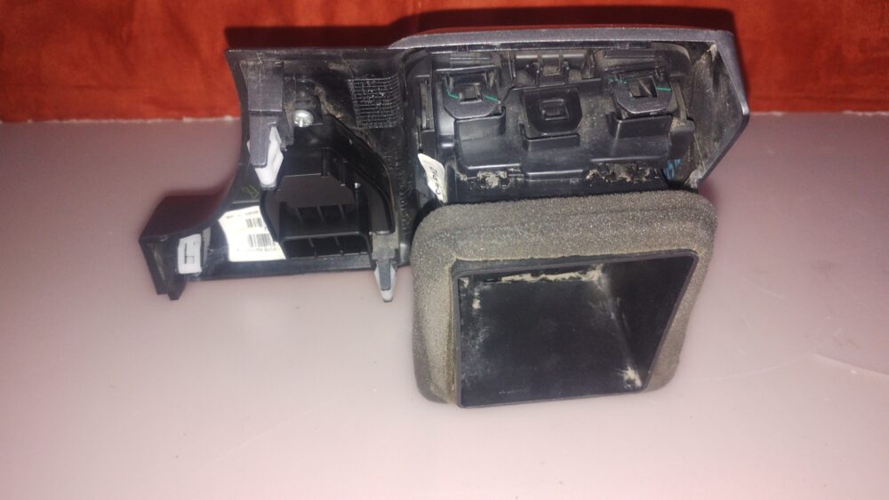 Ford Ranger Xlt 16 -22 Rejilla Izq Control Espejos Oem Usada