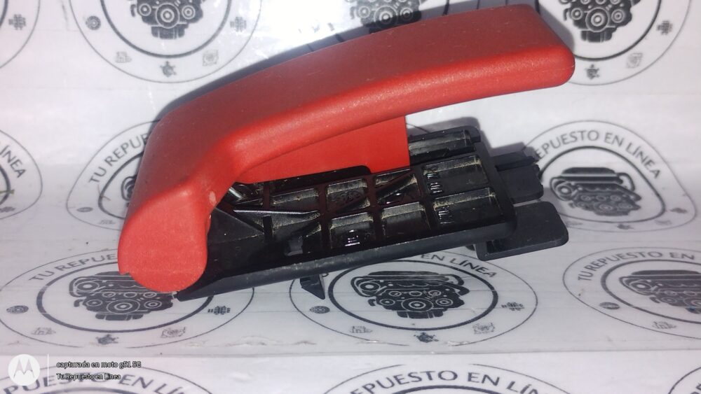 IMG_20250821_162258247 Mercedes-benz Cla 200 Jaladera Apertura Cofre Usada Oem