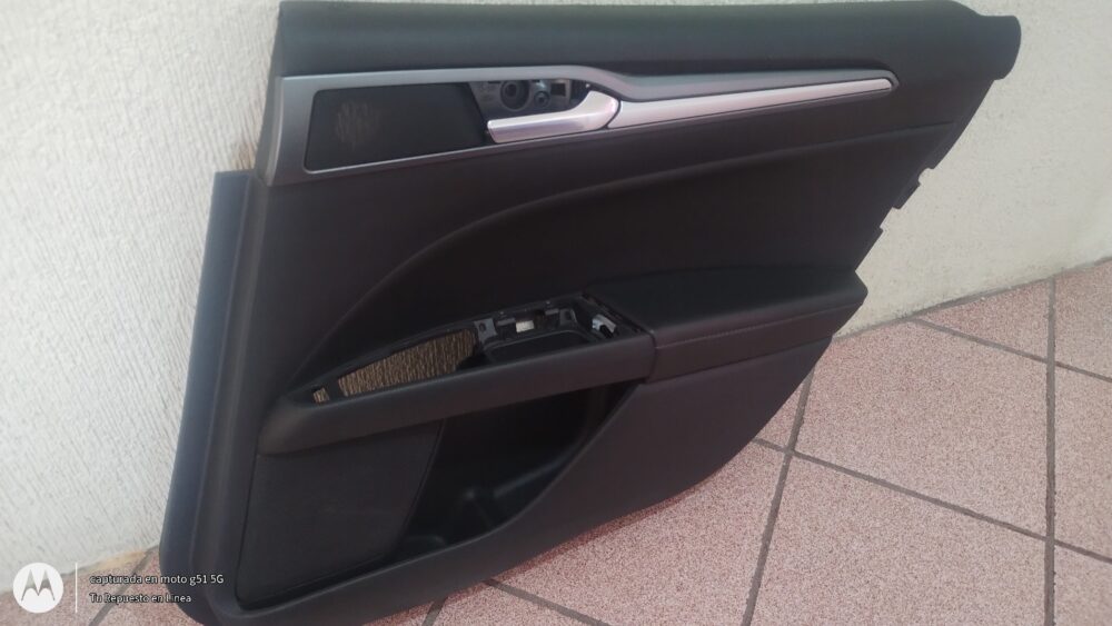IMG_20250822_105000117 Panel Puerta Trasera Derecha Ford Fusion 2014 Oem Usado