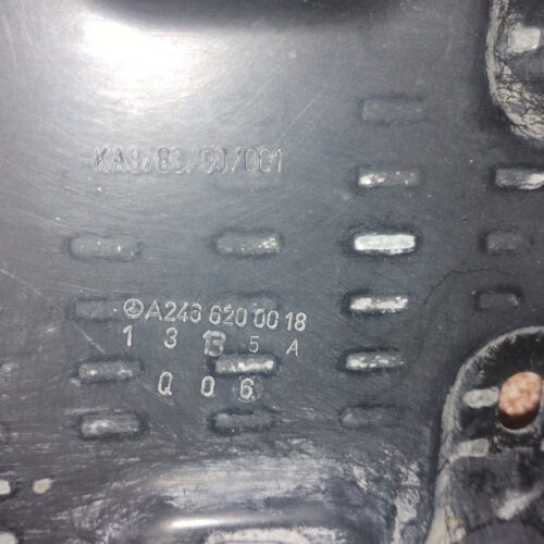 Mercedes-benz Cla 200 2014 Base De Batería Oem A246 620 0018