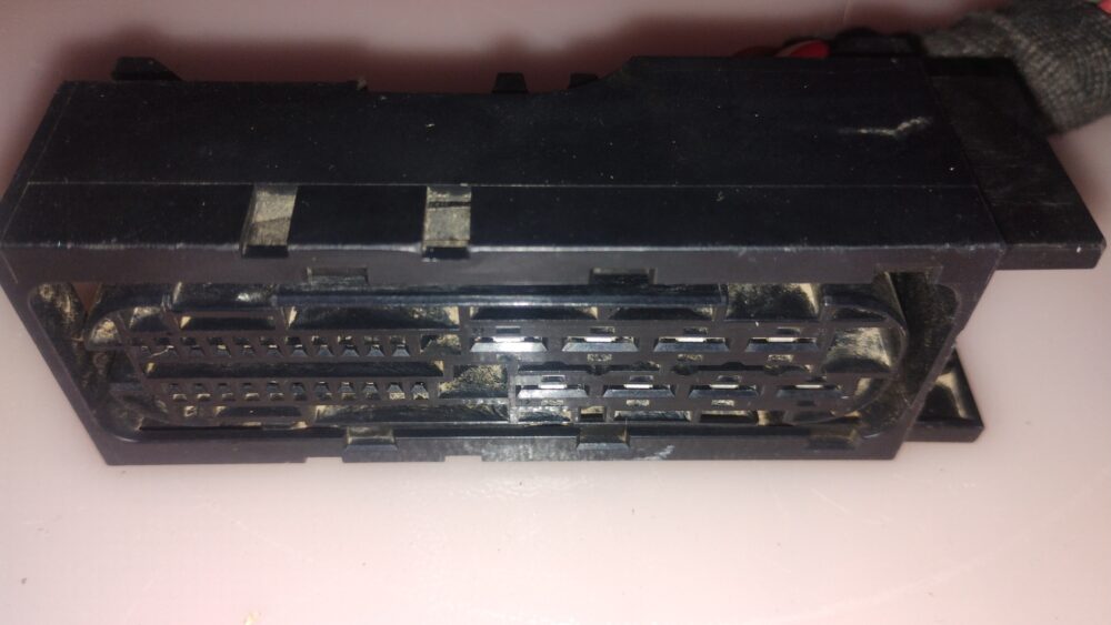 IMG_20260624_155758098 Conector Arnés Freno Epb 30 Pines Te Amp 1452915-2 Oem