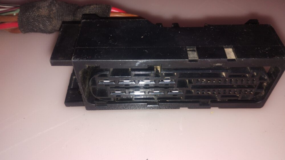 IMG_20260624_155807161 Conector Arnés Freno Epb 30 Pines Te Amp 1452915-2 Oem