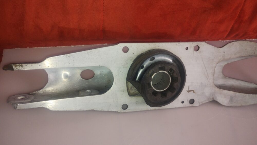 IMG_20260713_105734759 Brazo De Suspensión Mercedes-benz Cla 200 A2463520202 H004