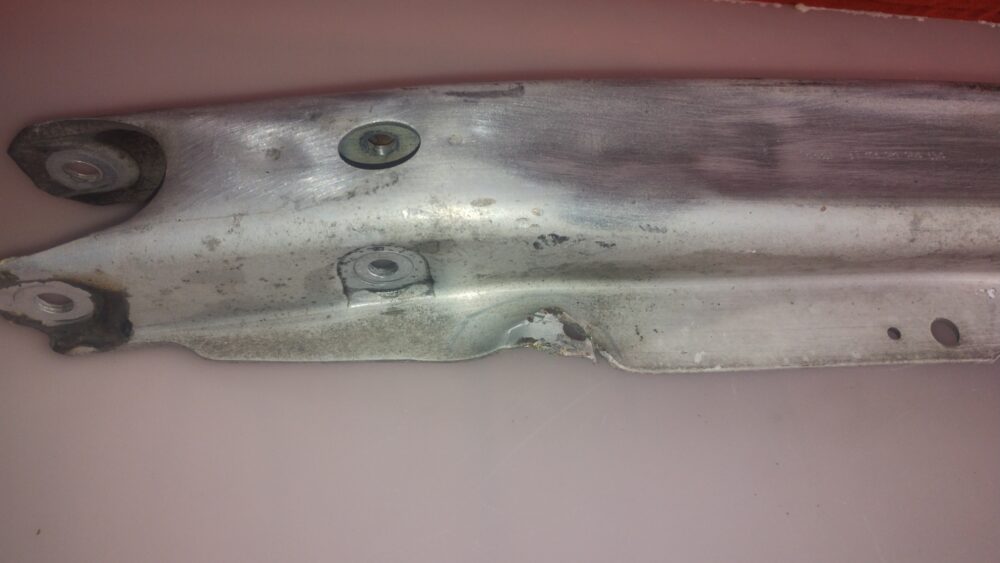 Mercedes-benz Cla 200 Brazo De Suspensión A2463520202 Dañado