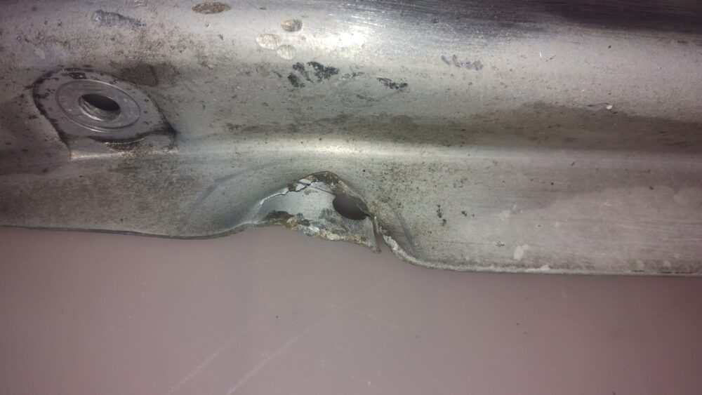 Mercedes-benz Cla 200 Brazo De Suspensión A2463520202 Dañado