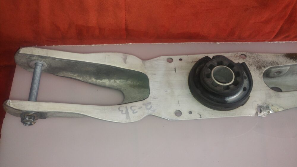Mercedes-benz Cla 200 Brazo De Suspensión A2463520202 Dañado