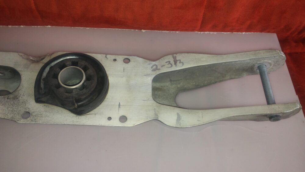 Mercedes-benz Cla 200 Brazo De Suspensión A2463520202 Dañado
