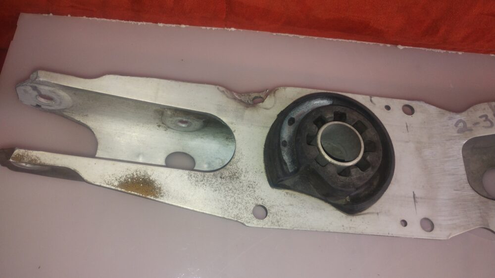 Mercedes-benz Cla 200 Brazo De Suspensión A2463520202 Dañado