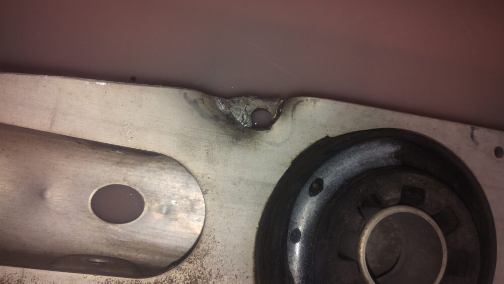 Mercedes-benz Cla 200 Brazo De Suspensión A2463520202 Dañado